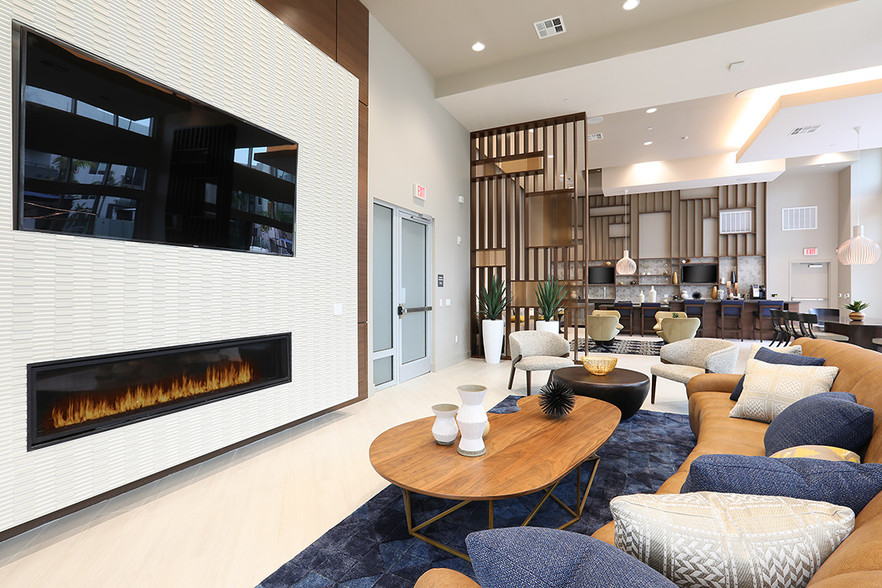 Cozy Comfort | Club Room - Eleven 10