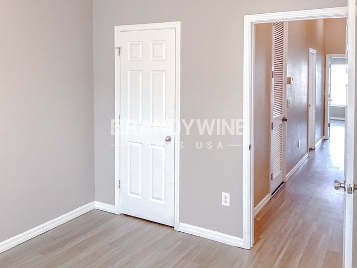 Building Photo - 9701 Carlsdale Dr