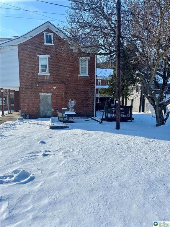 Building Photo - 350 Main St