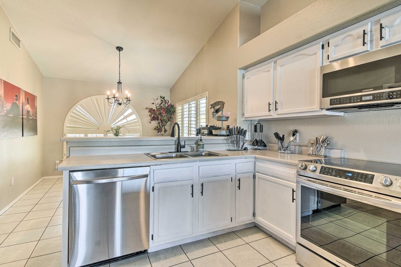 Building Photo - 2111 N Pebble Beach Dr