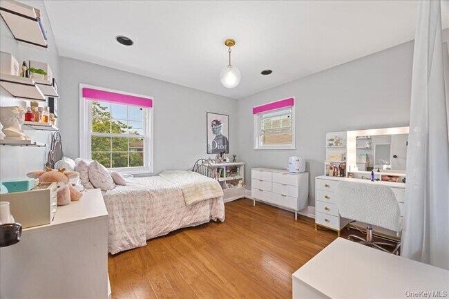 Building Photo - 1127 Fordham Ln