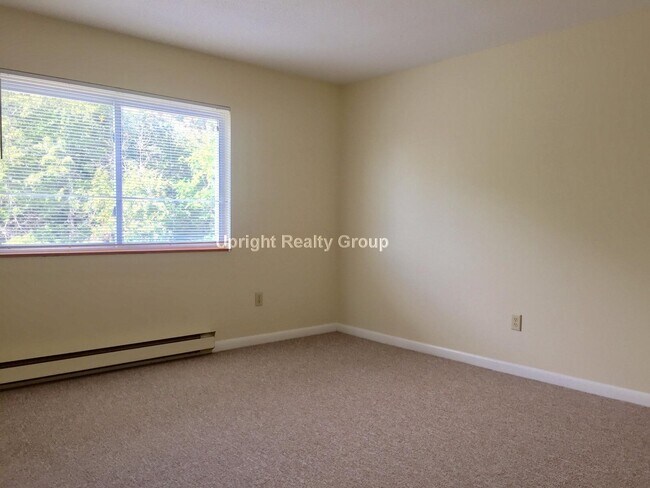 Building Photo - 64-66 Mayflower Ave. Unit 7