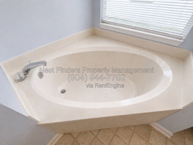 Building Photo - 628 Sparrow Branch Cir