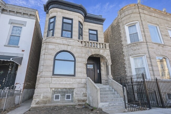 Primary Photo - 1541 N Washtenaw Ave