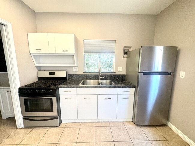 Building Photo - COMING SOON...  Charming Back House in the Heart of Claremont Village! (DO NOT DISTURB OCCUPANT)