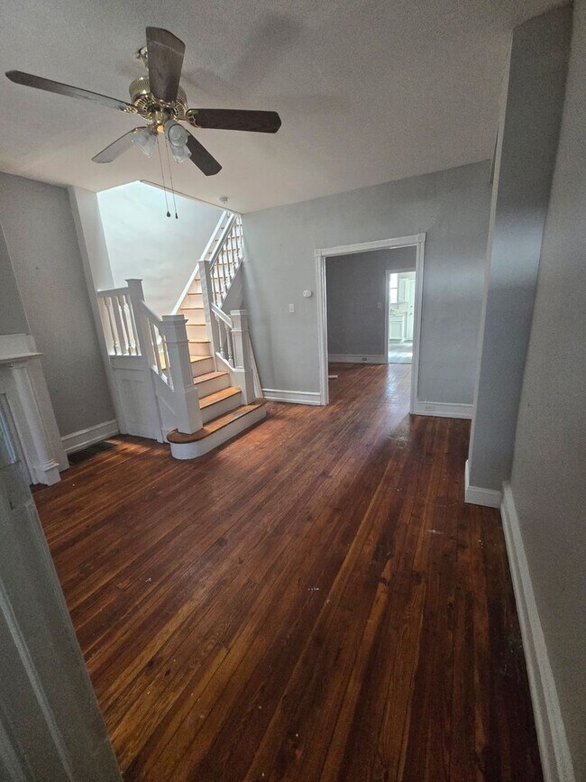 Building Photo - Beautiful 4-Bedroom Home with Central Air, Gas Heating  Laundry
