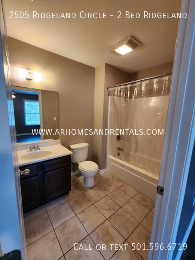 Building Photo - 2505 Ridgeland Cir