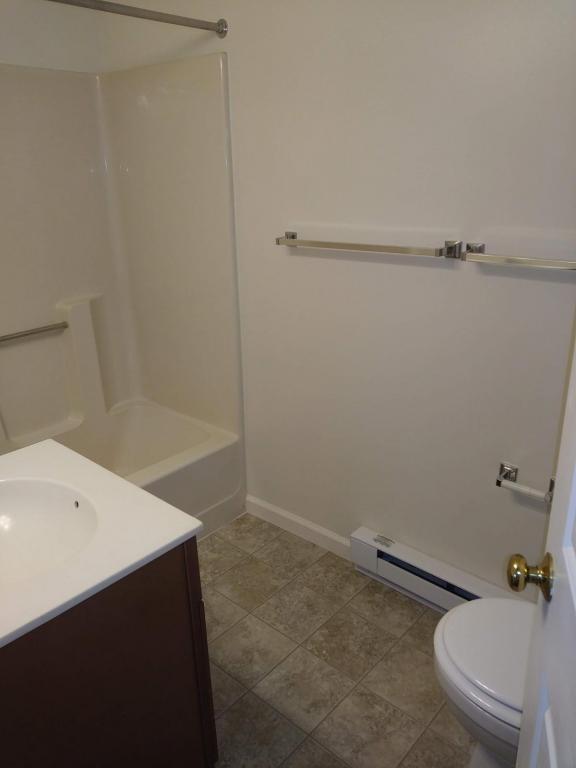 Building Photo - 375 Girio Terrace