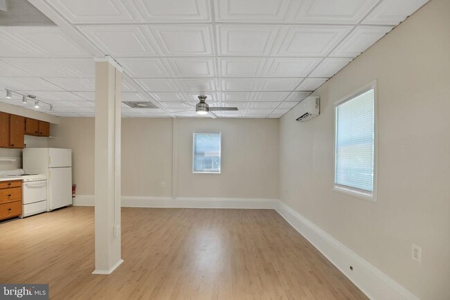 Building Photo - 808 Monroe Ave