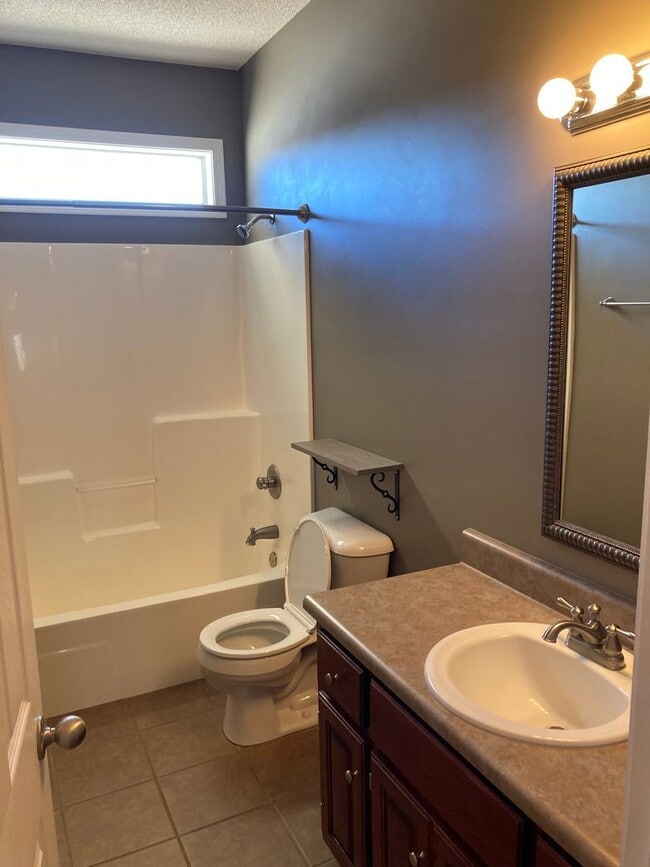 Building Photo - 138 Concord Ave