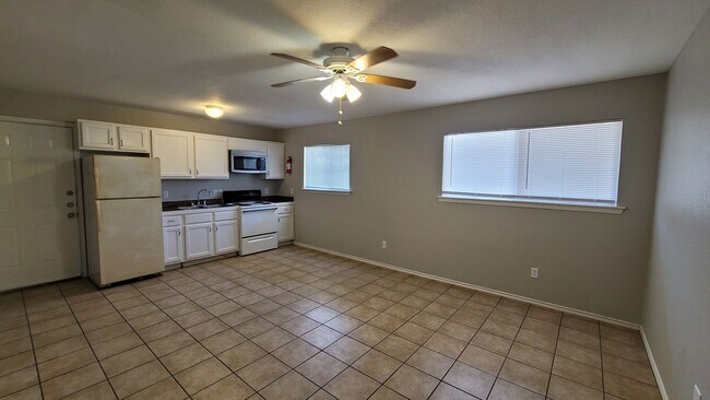 Building Photo - Balcones Heights 1 Bedroom Apartment Available Now