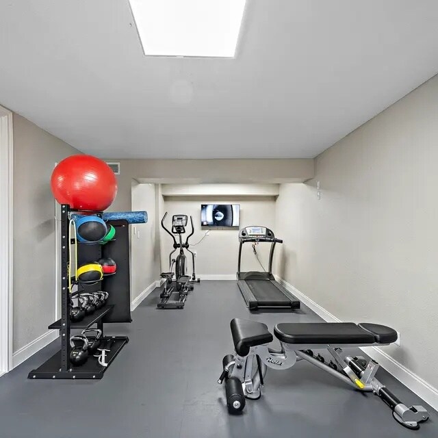 Building Photo - Unbeatable Location | Resort-Style Amenities!