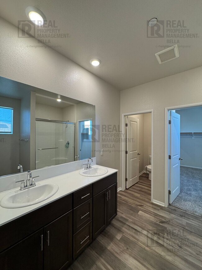 Building Photo - Gorgeous Menifee Pool Home with Downstairs...