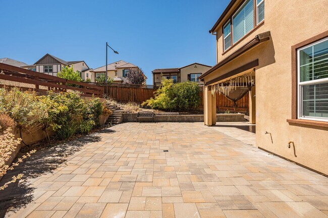 Building Photo - Charming 4BR/4BA Single-Family Home in Sou...