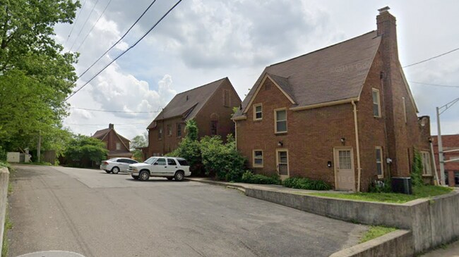 Building Photo - 3 bedroom, 1 bathroom single family home!