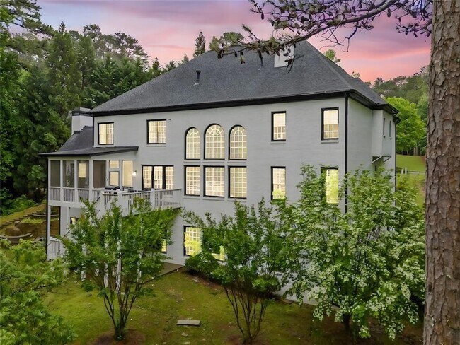 Building Photo - 882 Hallbrook Ln