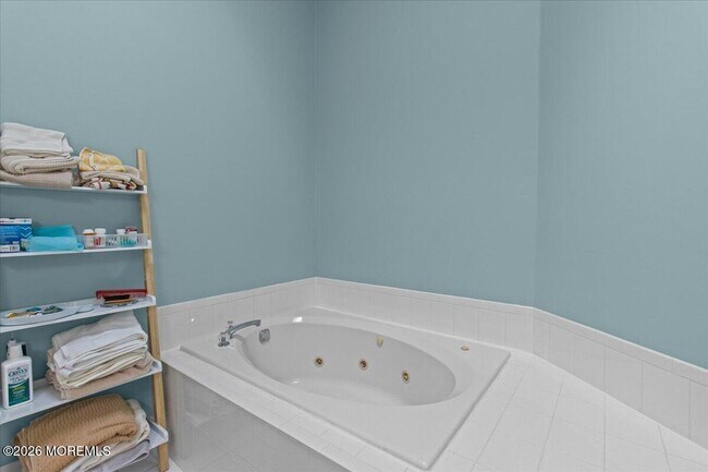 Building Photo - 26 Bayview Ct