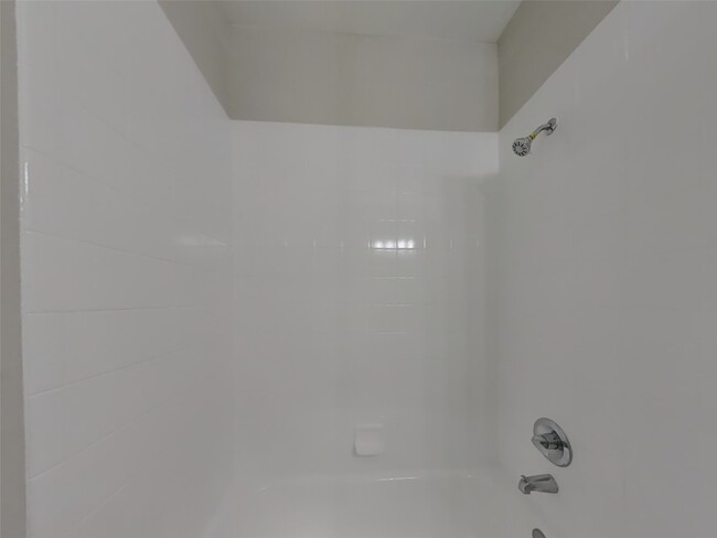 Building Photo - 21451 Sullivan Forest Dr