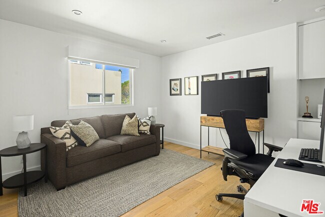 Building Photo - 2918 3rd St