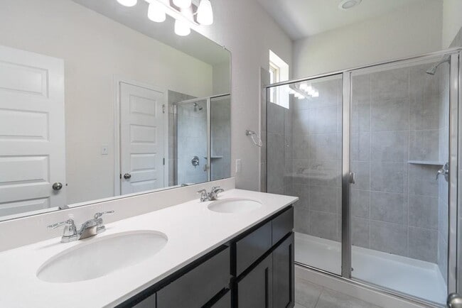 Building Photo - 1925 Cypress Gate Dr