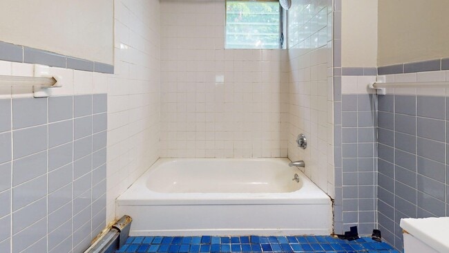 Building Photo - 5 Durham St