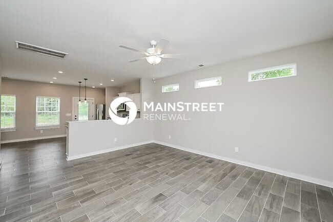 Building Photo - 4 Bedroom Pet-Friendly Home in Murfreesbor...
