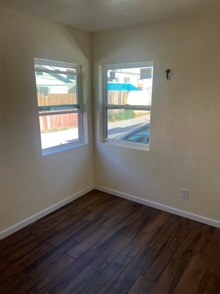 Building Photo - 3870 National Ave