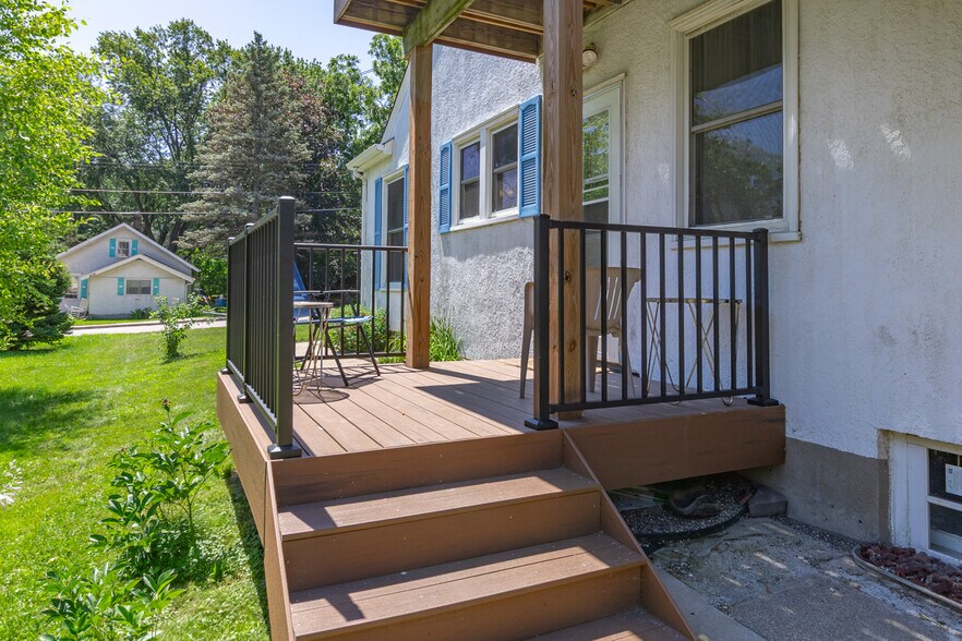 Building Photo - 412 Bircher Ave