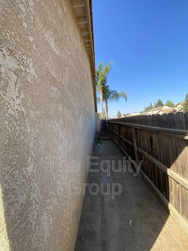 Building Photo - 2672 Tamas Ct