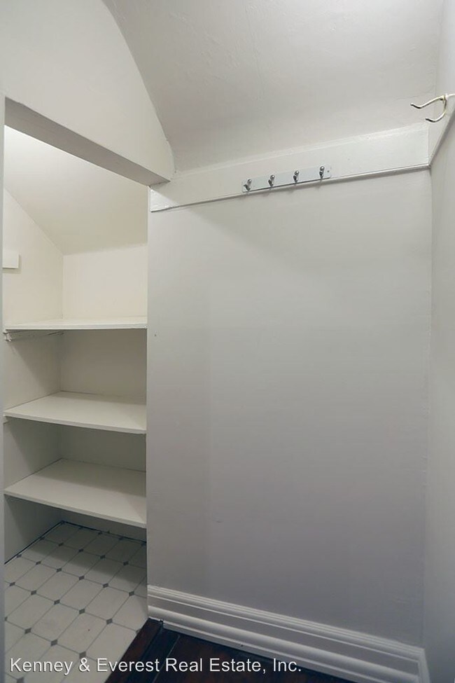 Building Photo - 3 br, 1 bath Apartment - 164A 5th Avenue