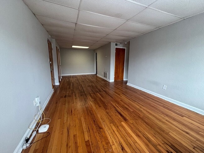 Building Photo - 596 Lowell Ave