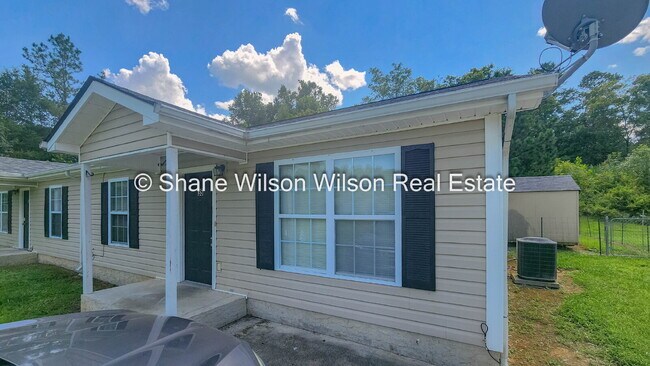 Building Photo - Refreshed 2BR/1BA duplex apartment for rent!