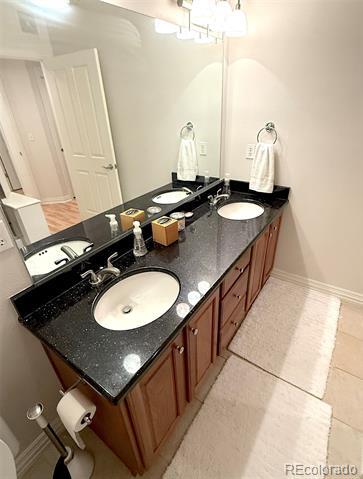 Building Photo - 2700 E Cherry Creek S Dr