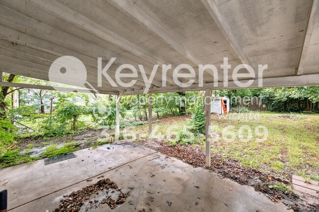 Building Photo - 915 N Harding Ave