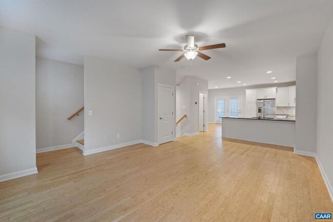 Building Photo - 4 Bedroom 3.5 Bathroom Townhouse with 2 Car Garage - Brownsville Elementary School District