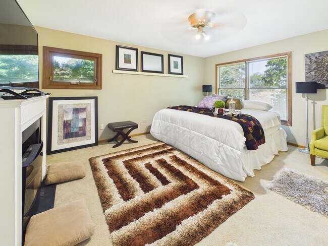 Building Photo - 3007 Monterey Dr