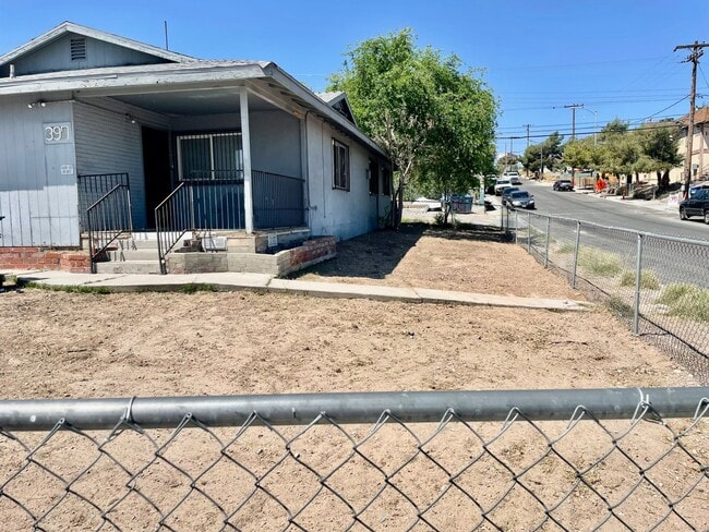 Building Photo - 397 N 15th St