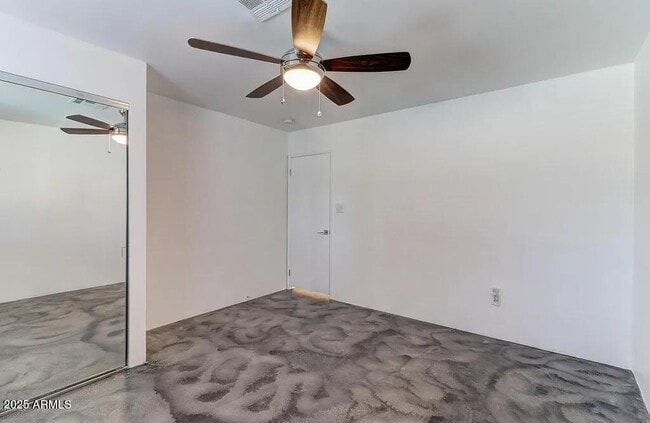 Building Photo - 8338 E Granada Rd