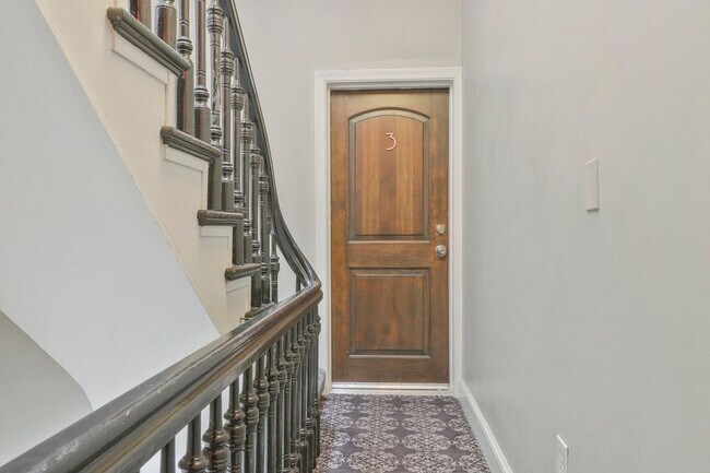 Building Photo - 1227 15th St NW
