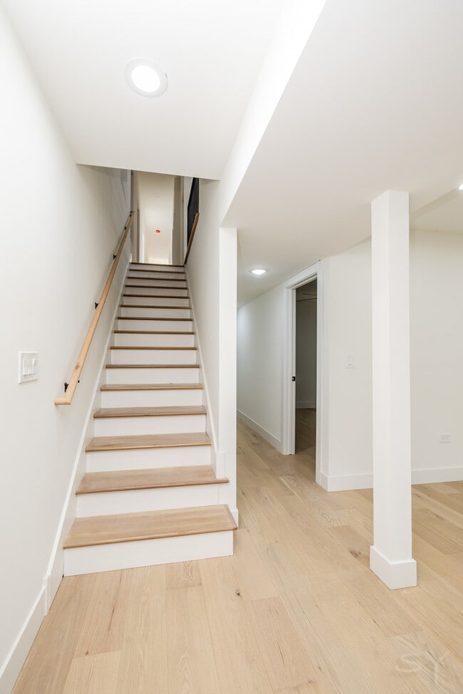 Building Photo - 1830 S Peoria St