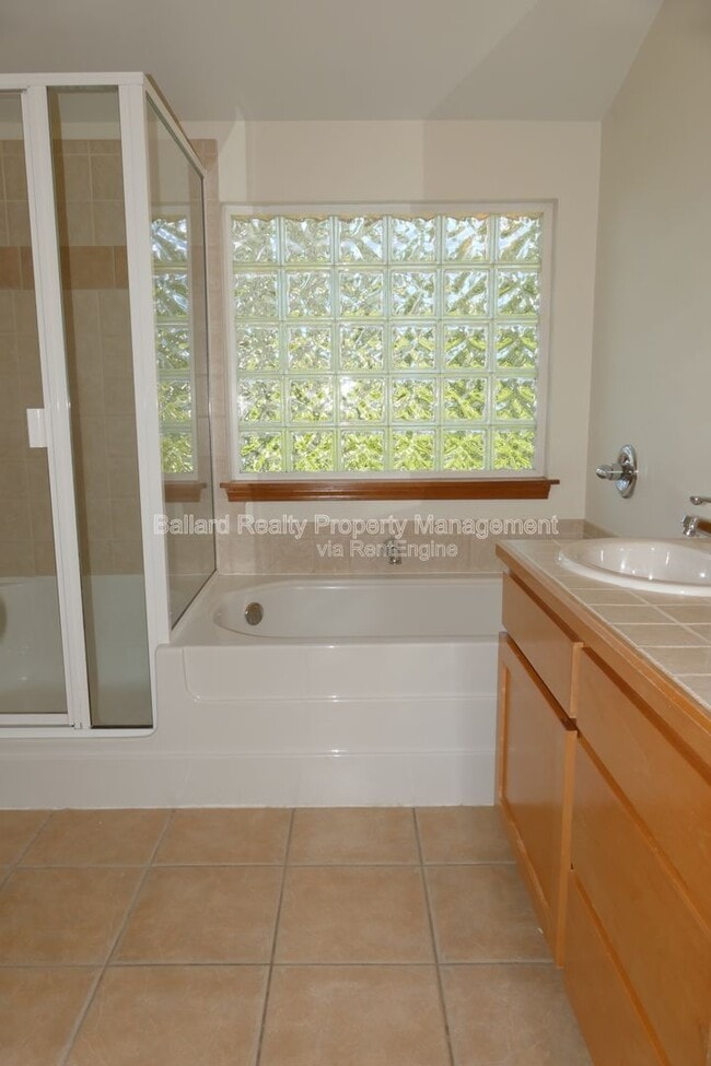 Building Photo - 810 NW 50th St