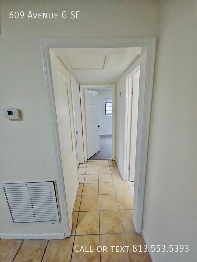 Building Photo - 609 Ave G SE