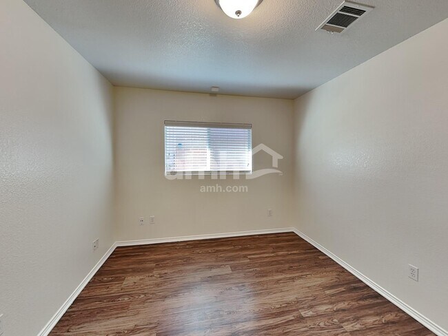 Building Photo - 7569 Vanessa Dr