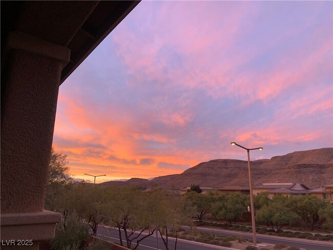 Building Photo - 5553 Fairmeade Way