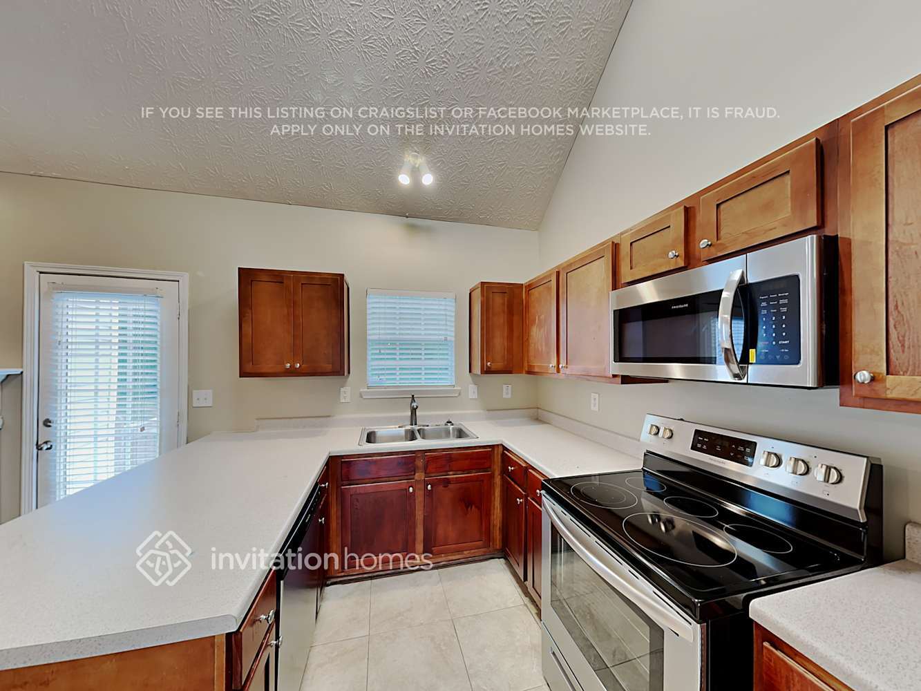 Building Photo - 661 Tipperary Rd