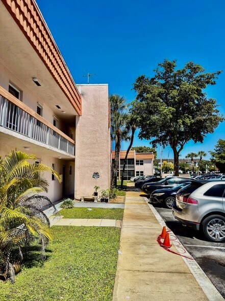 Building Photo - 7610 Stirling Rd