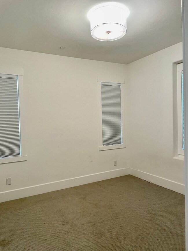 Building Photo - Wow! Custom Built Smart Home in Sutter Par...