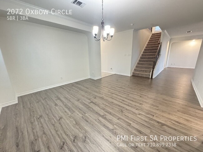 Building Photo - 2072 Oxbow Cir