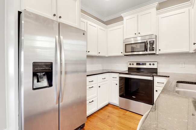 Building Photo - E 31st Street