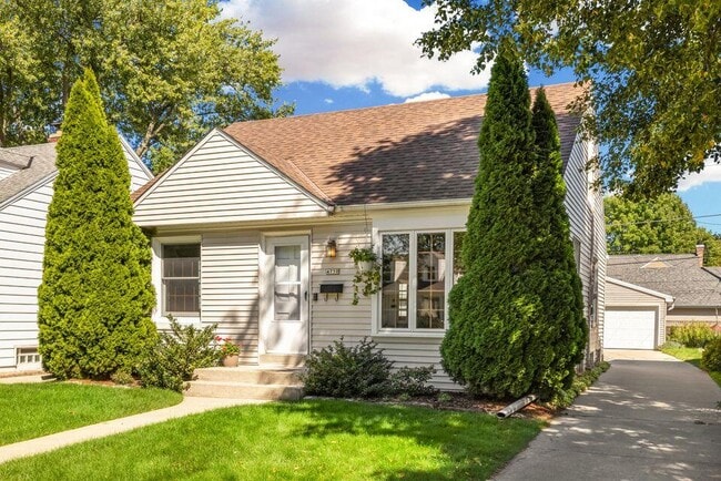 Primary Photo - 4750 N Elkhart Ave